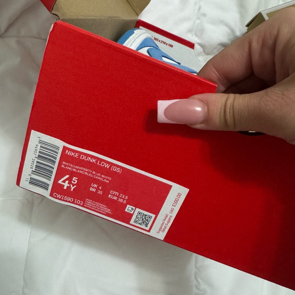 Nike Dunks - Picture 3 of 3